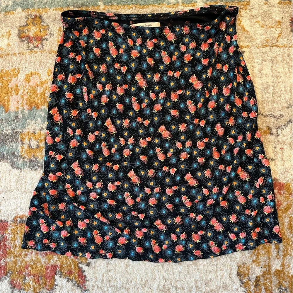 Free people floral knee-length skirt black, pink, and blue B-8